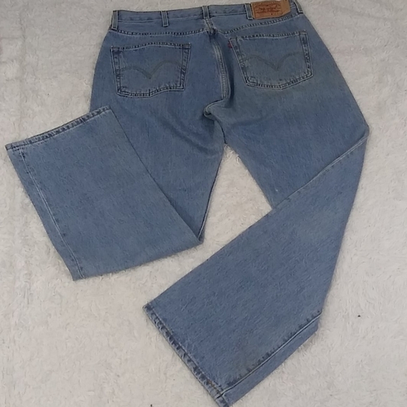 Levi's 501 Blue Light Wash Five Pocket Button Fly Mid Rise Straight Leg Jean - Picture 10 of 10